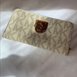 Authentic Cream monogram Michael Kors wallet